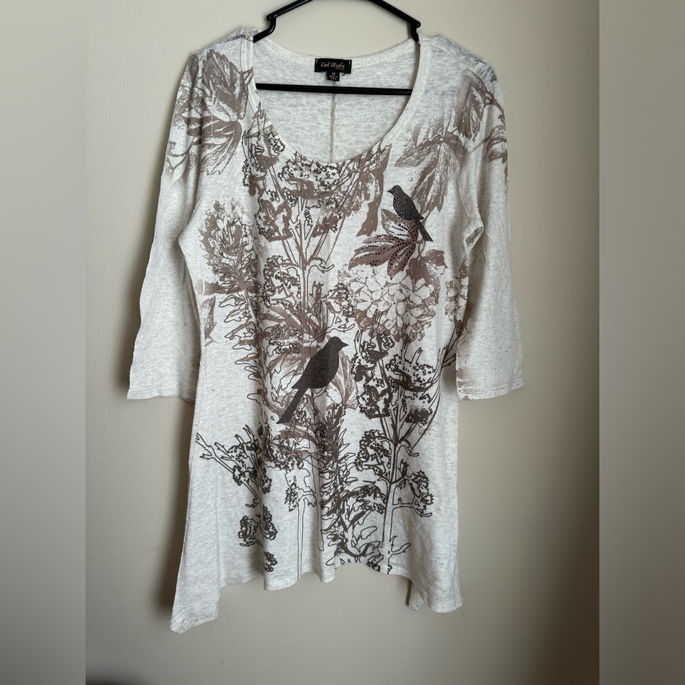 Soft Tan Tunic Top With Elegant Bird Design. Made in USA by Cal Style- Womens M